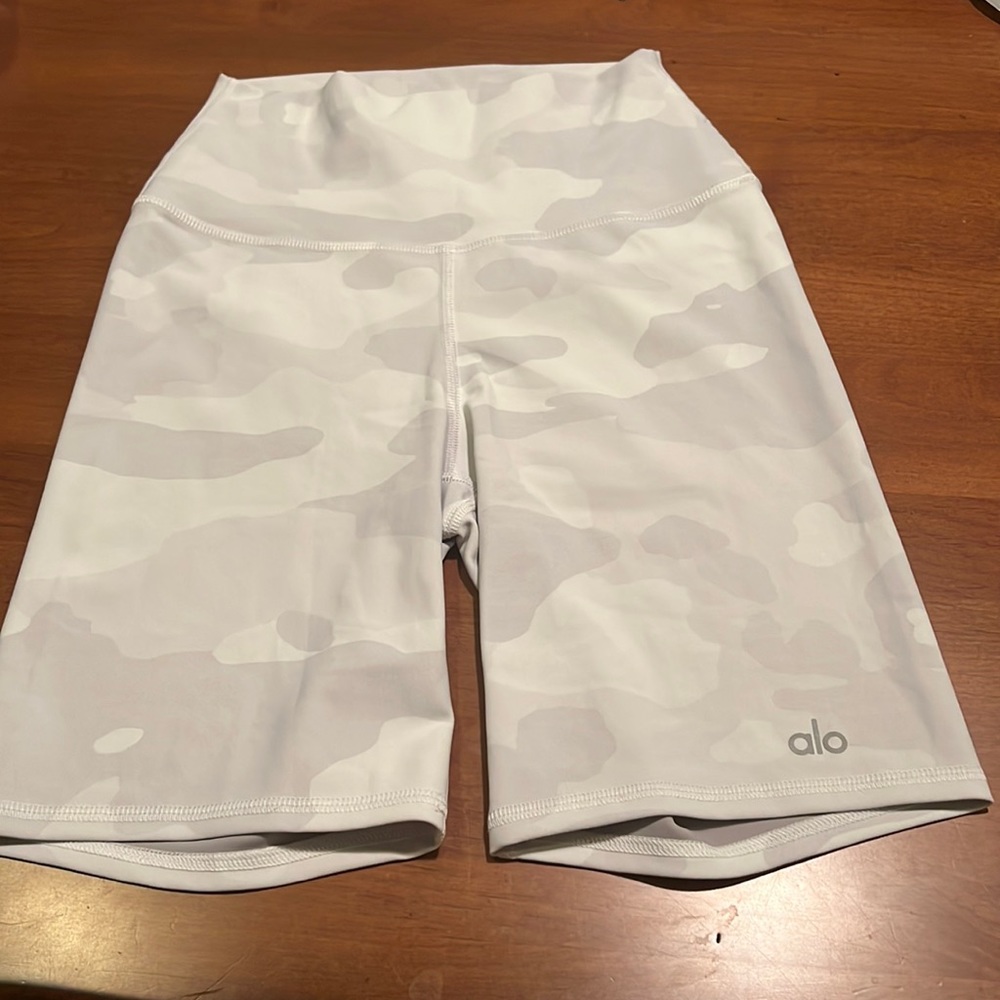 ALO Yoga White Camo Athletic Shorts